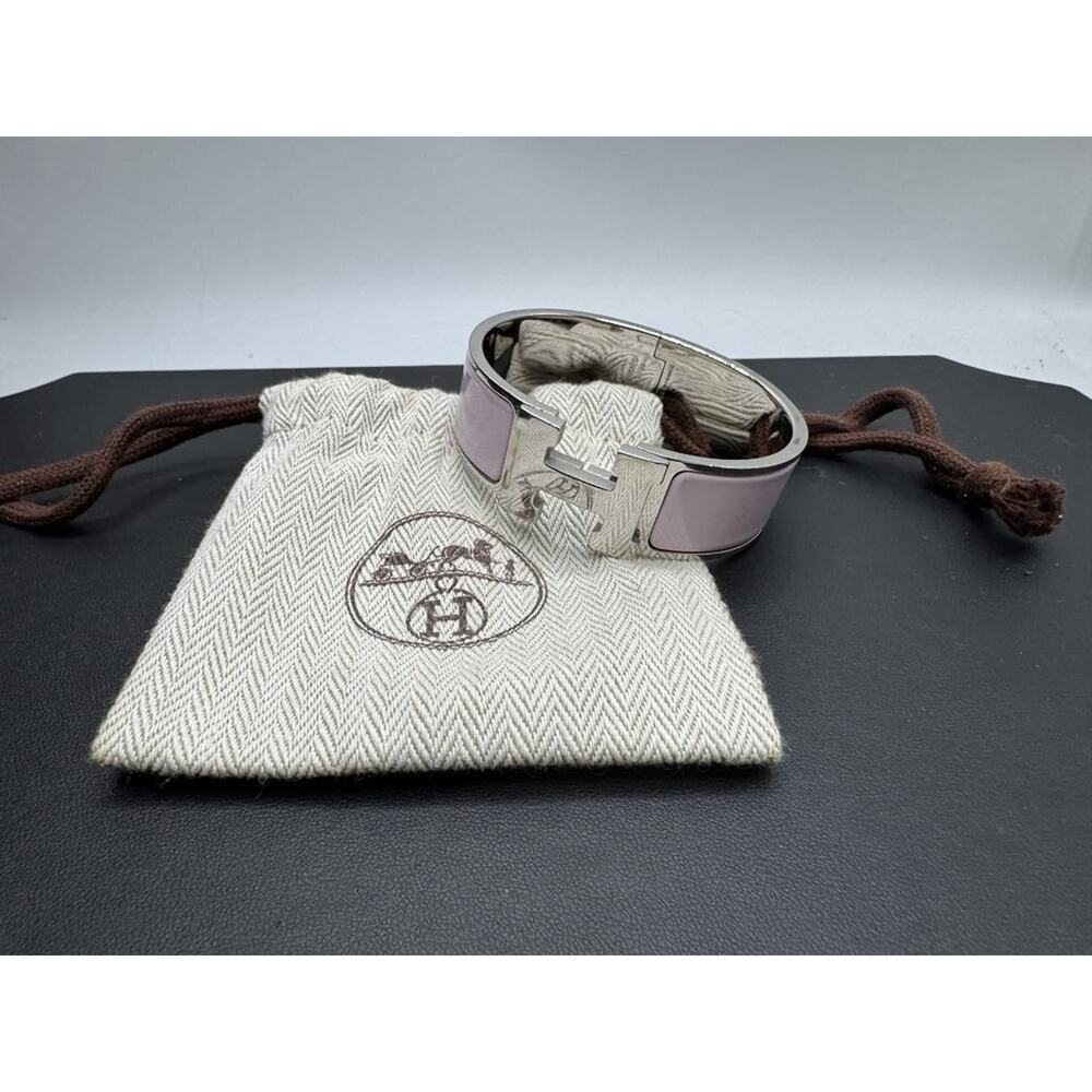 Hermes~Clic Clac H Bracelet in Pink Enamel with Silver Hardware LS(341902)